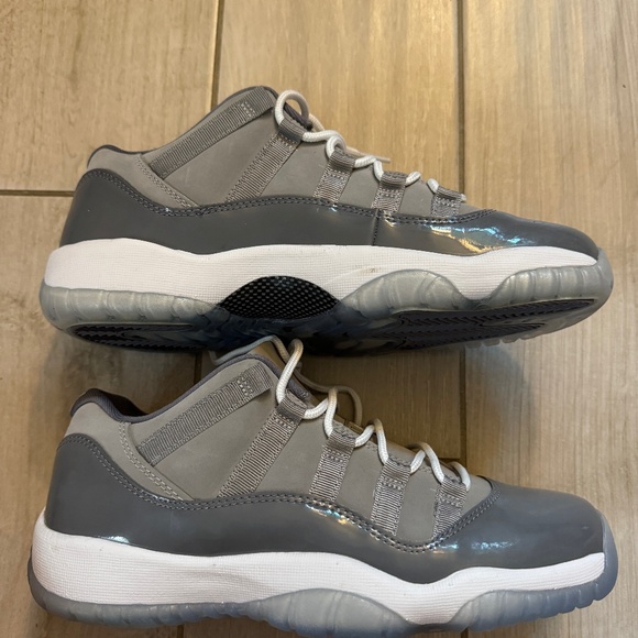 Air Jordan 11 Retro Low Cool Grey SZE 7Y - Picture 2 of 8